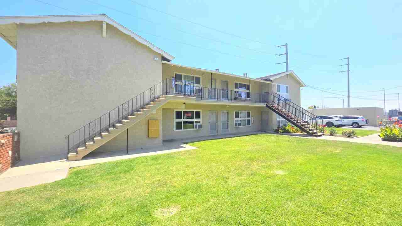 2334 E Santa Fe Ave #4 - Photo 2 of 18