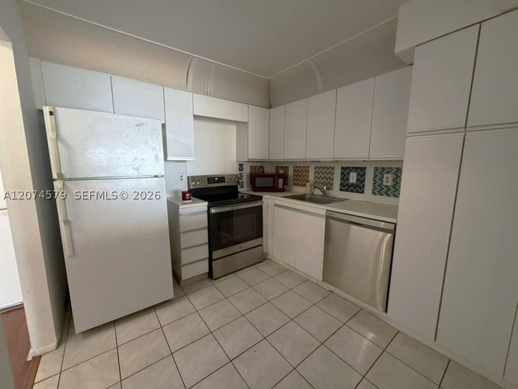 2401 S Ocean Dr #602 - Photo 6 of 35