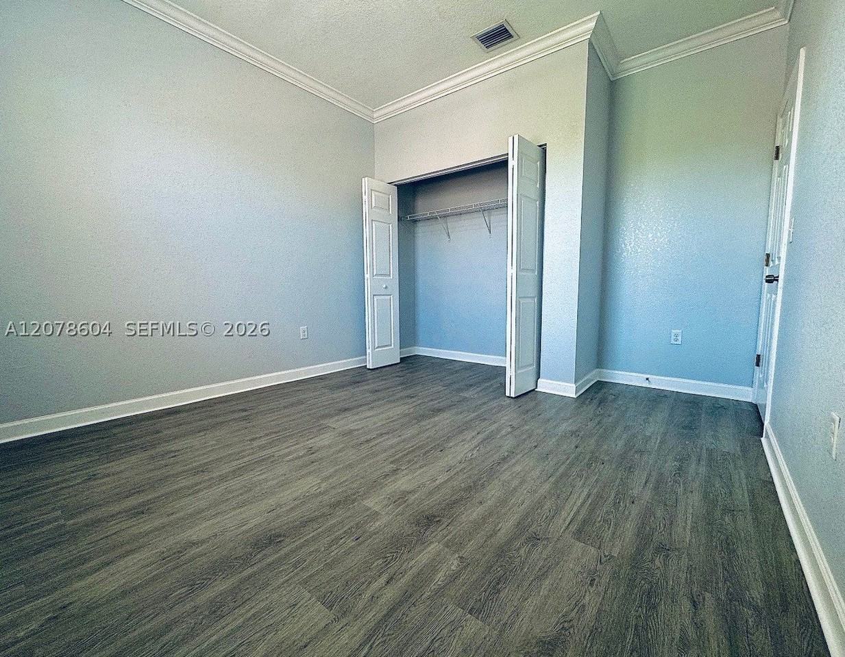 1035 Ne 207th Ter - Photo 5 of 18