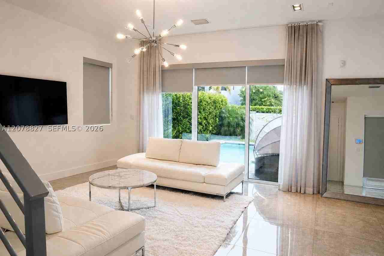 7560 Nw 101st Ct #7560 - Photo 6 of 50