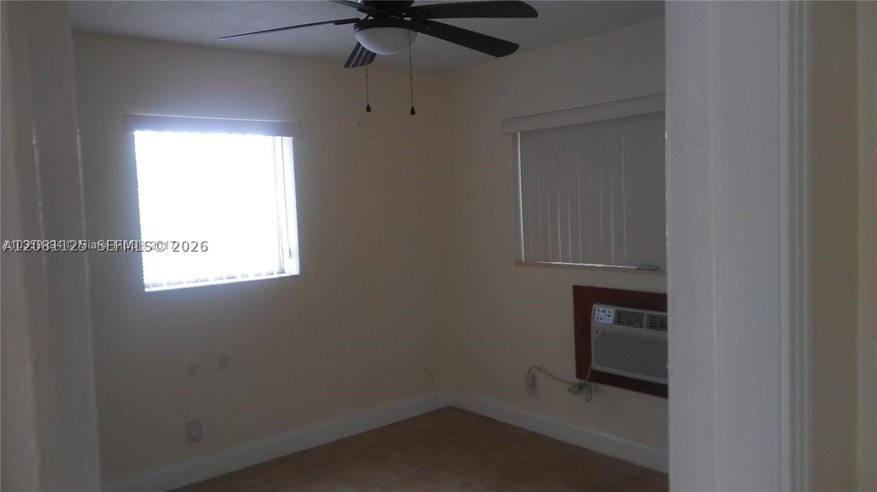 2441 Sw 27th Ave #3 - Photo 2 of 4