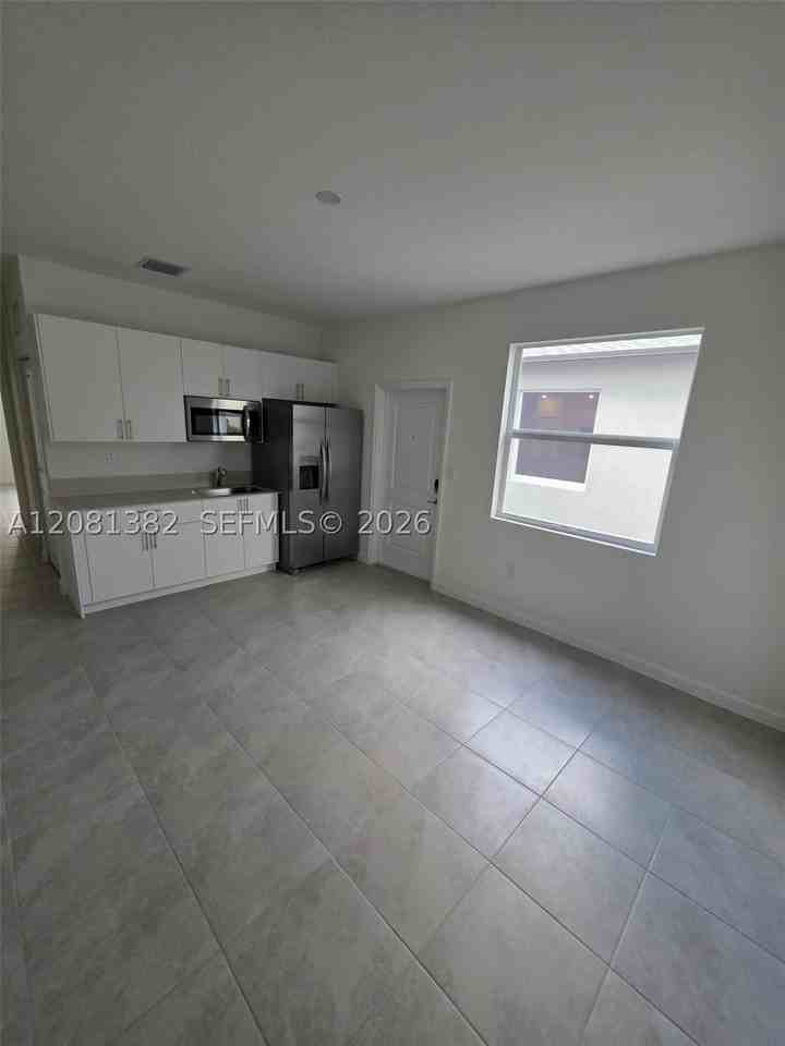 19571 Sw 339th Ter #1 - Photo 4 of 12