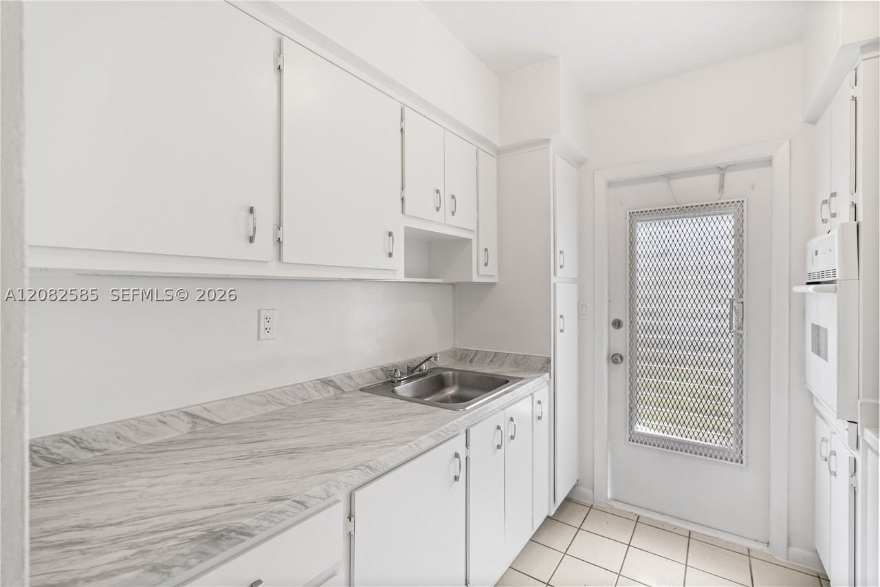 12655 Ne 16th Ave #16 - Photo 6 of 27