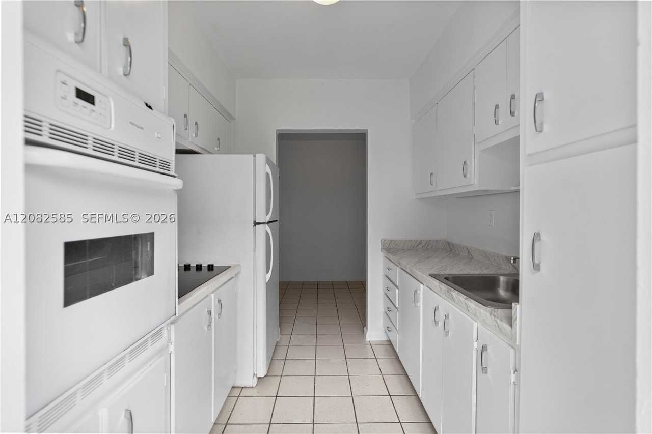12655 Ne 16th Ave #16 - Photo 7 of 27