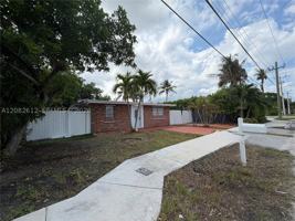 featured image of 4265 Nw 5th Ave #0