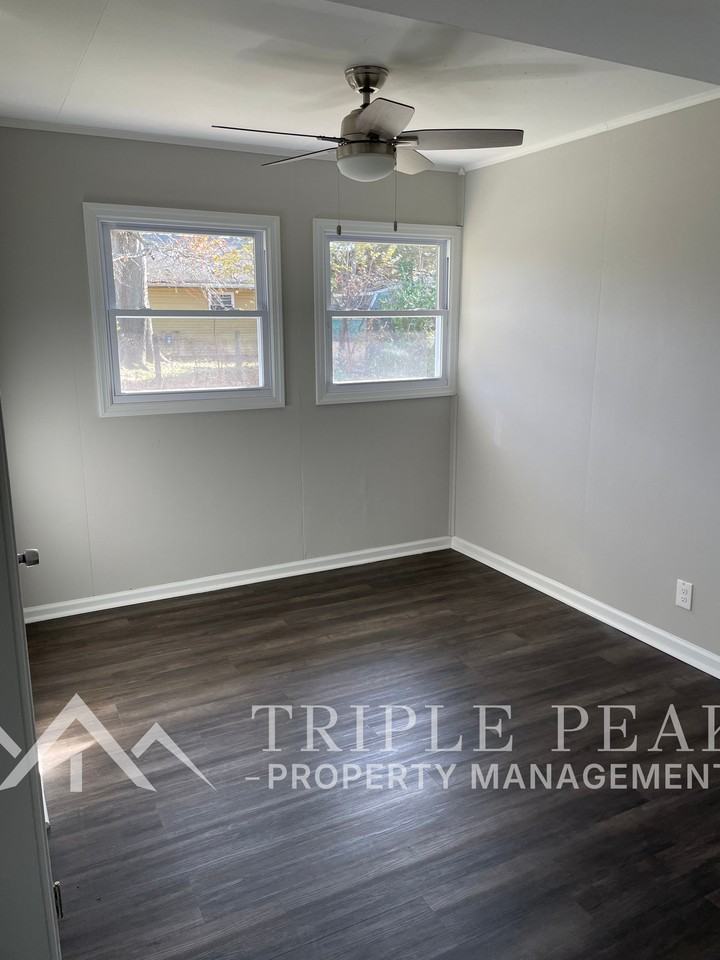 1703 4th Avenue - Single Family - Photo 7 of 13