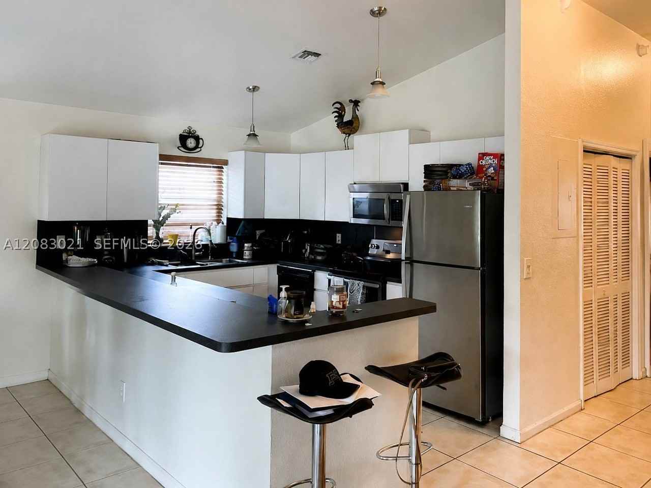 2434 Adams St - Photo 5 of 7