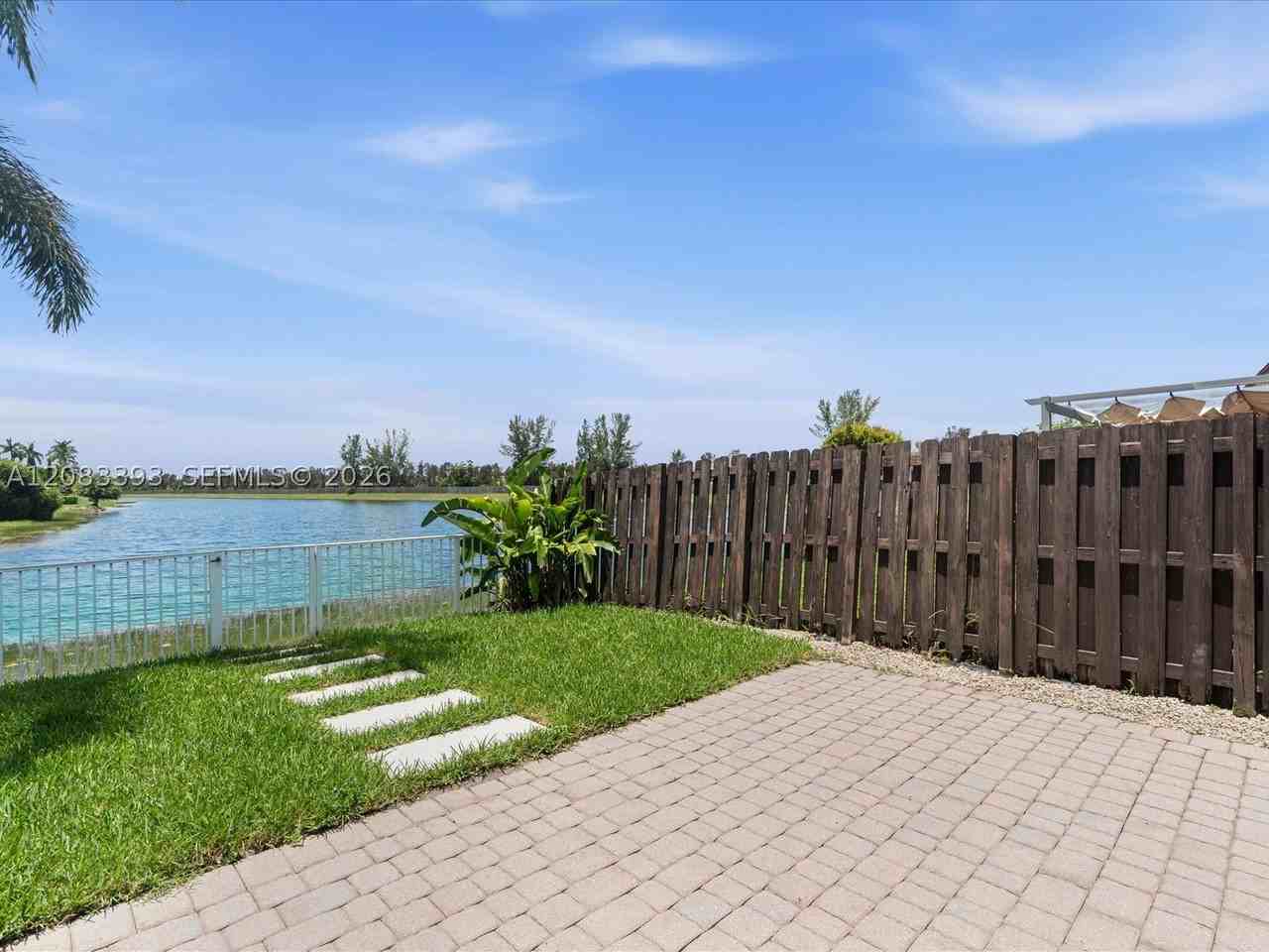 11628 Nw 87th Ln - Photo 4 of 45