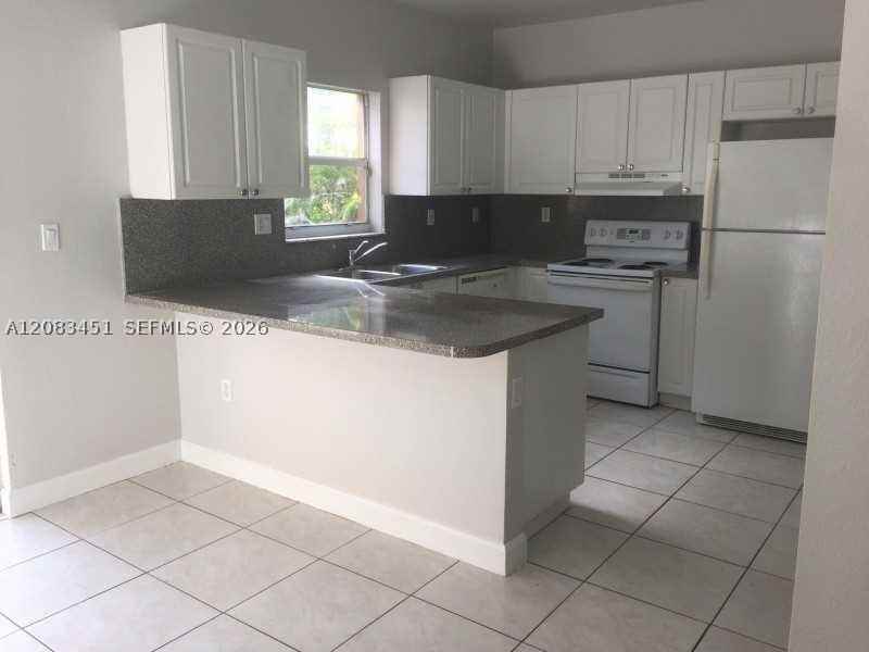 833 Sw 148th Pl #833 - Photo 6 of 13