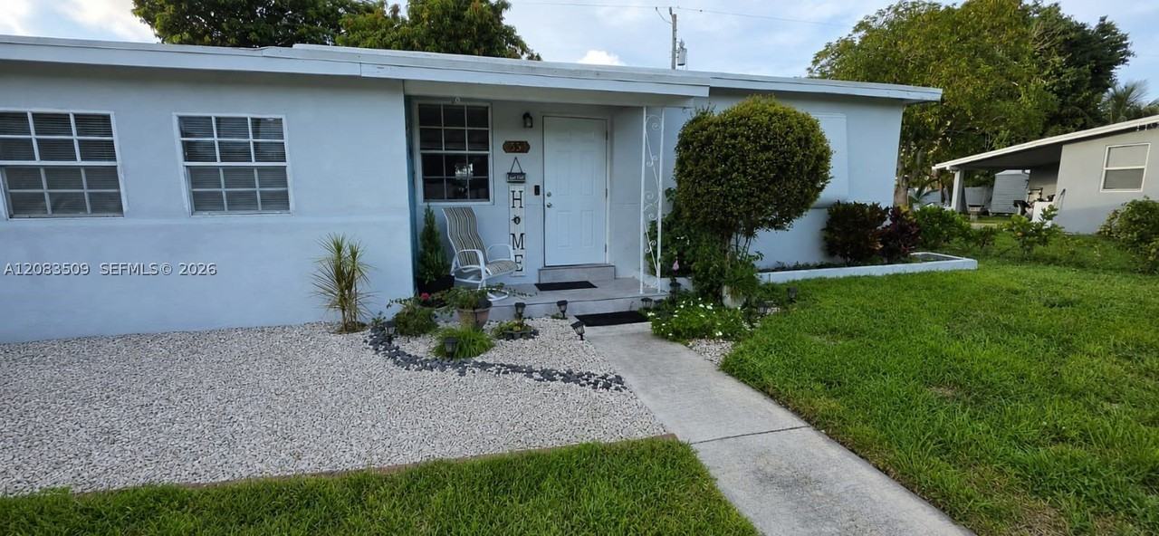 1533 Ne 48th St #ST - Photo 3 of 28