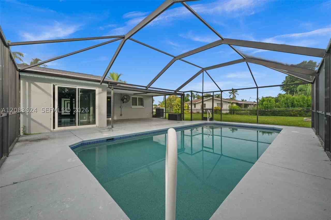5212 Santa Rosa Ct - Photo 4 of 27
