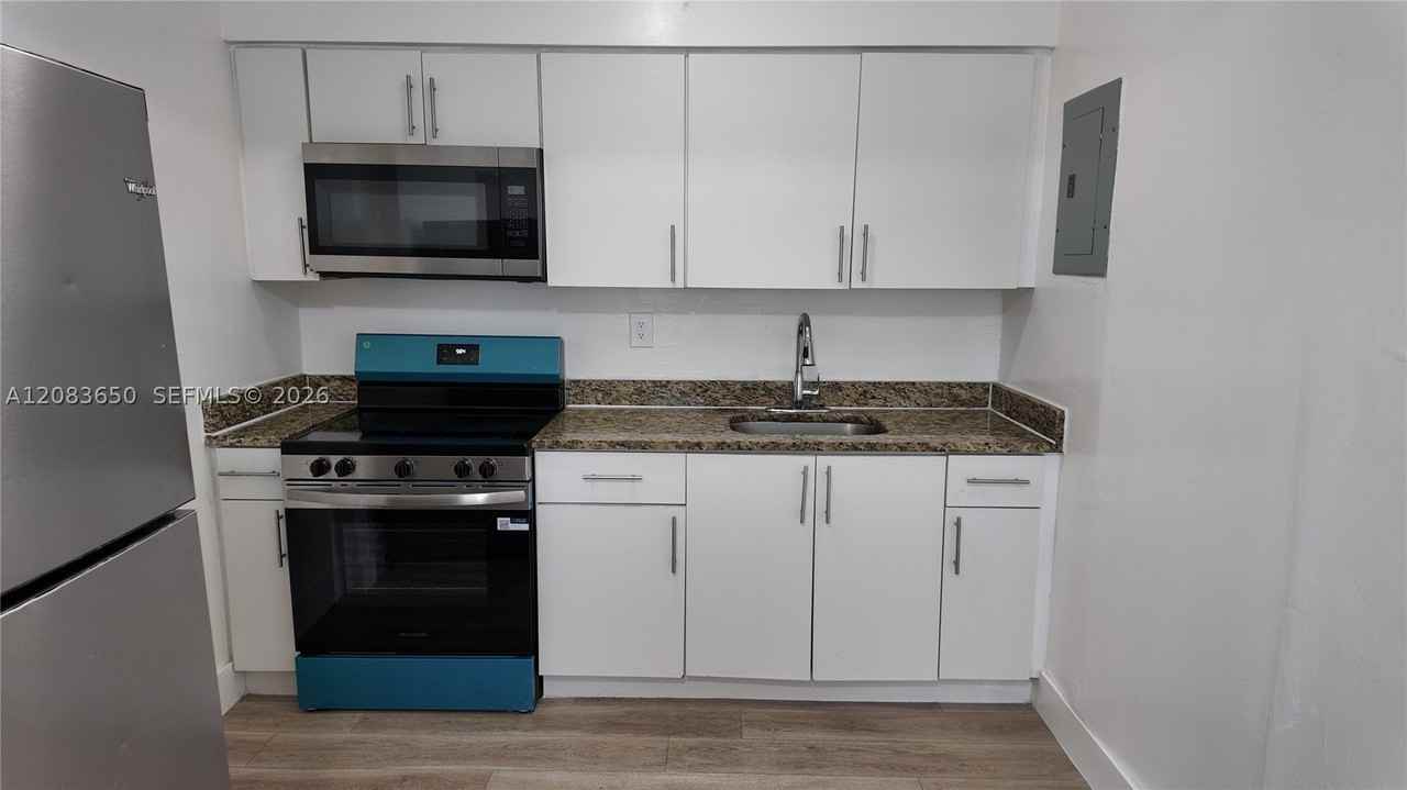 2027 Nw 91st St #2025 - Photo 3 of 26