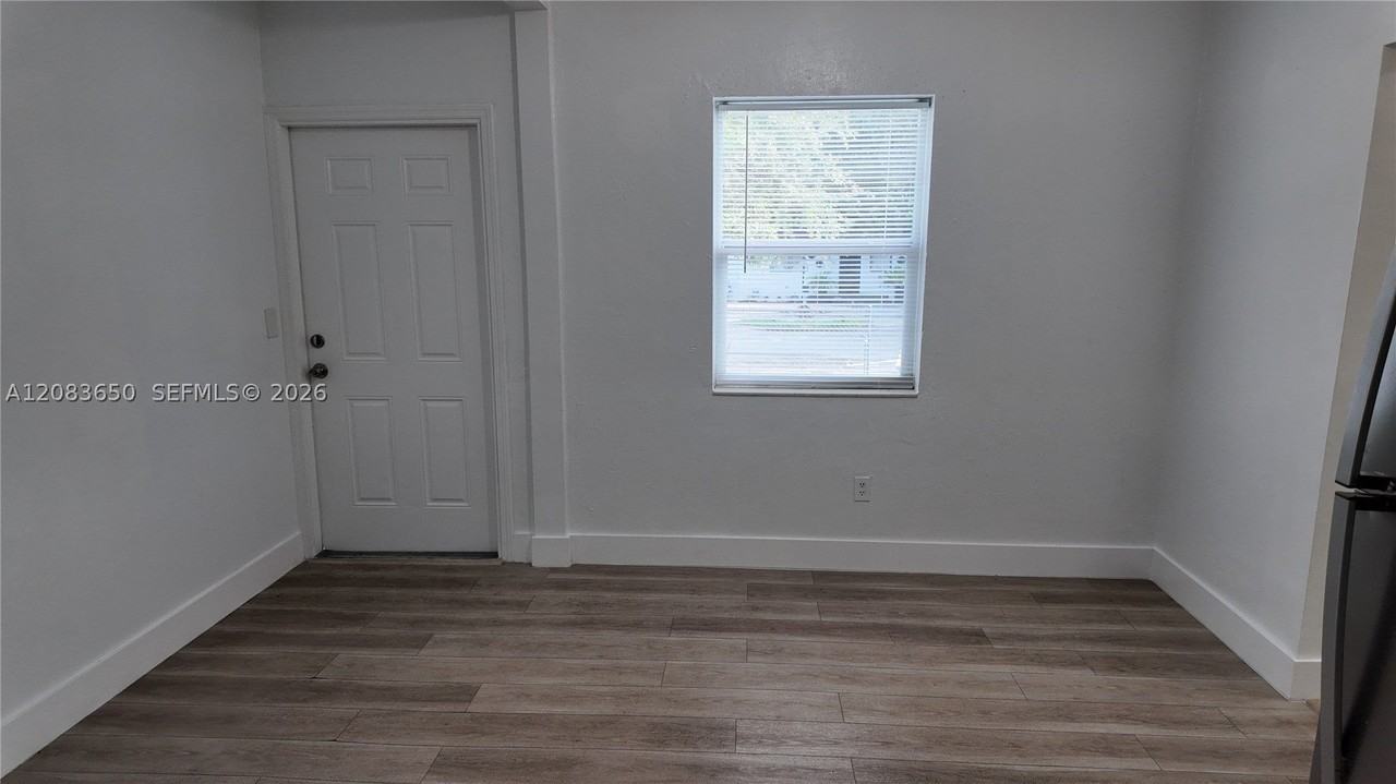 2027 Nw 91st St #2025 - Photo 4 of 26