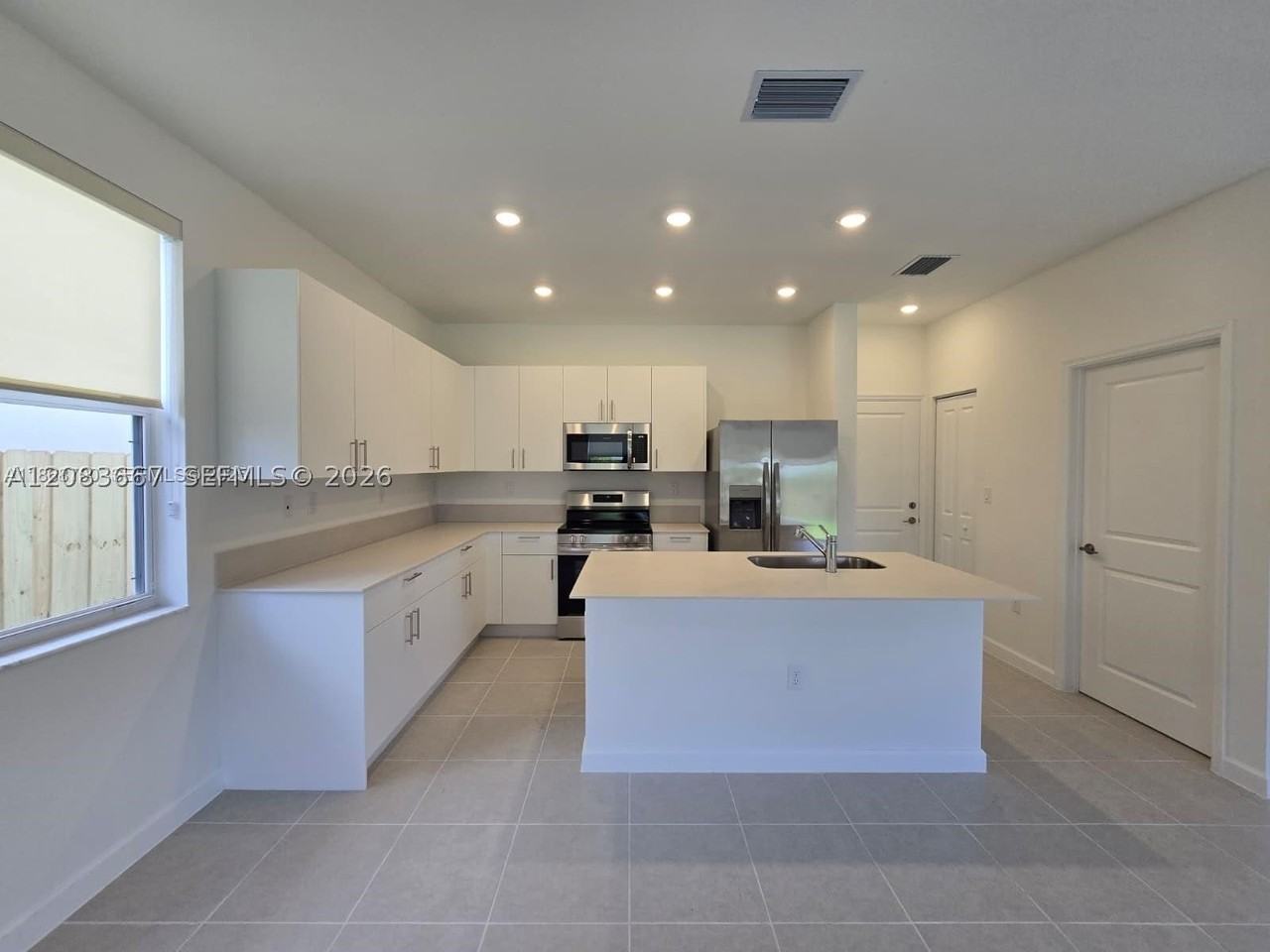 2670 Se 24th Ct - Photo 6 of 17
