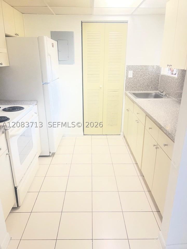 560 Nw 114th Ave #204 - Photo 5 of 23