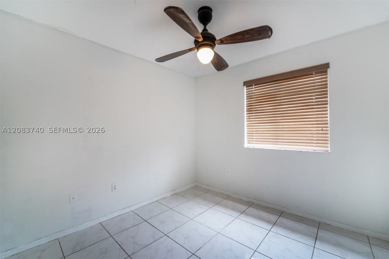 13975 Sw 179th St - Photo 7 of 34