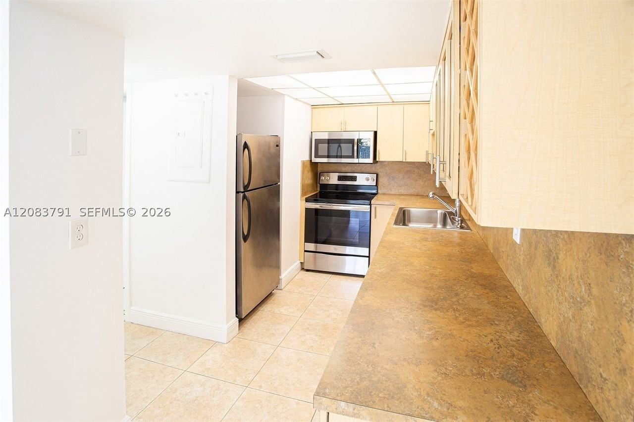 14378 Sw 96th Ter - Photo 6 of 33