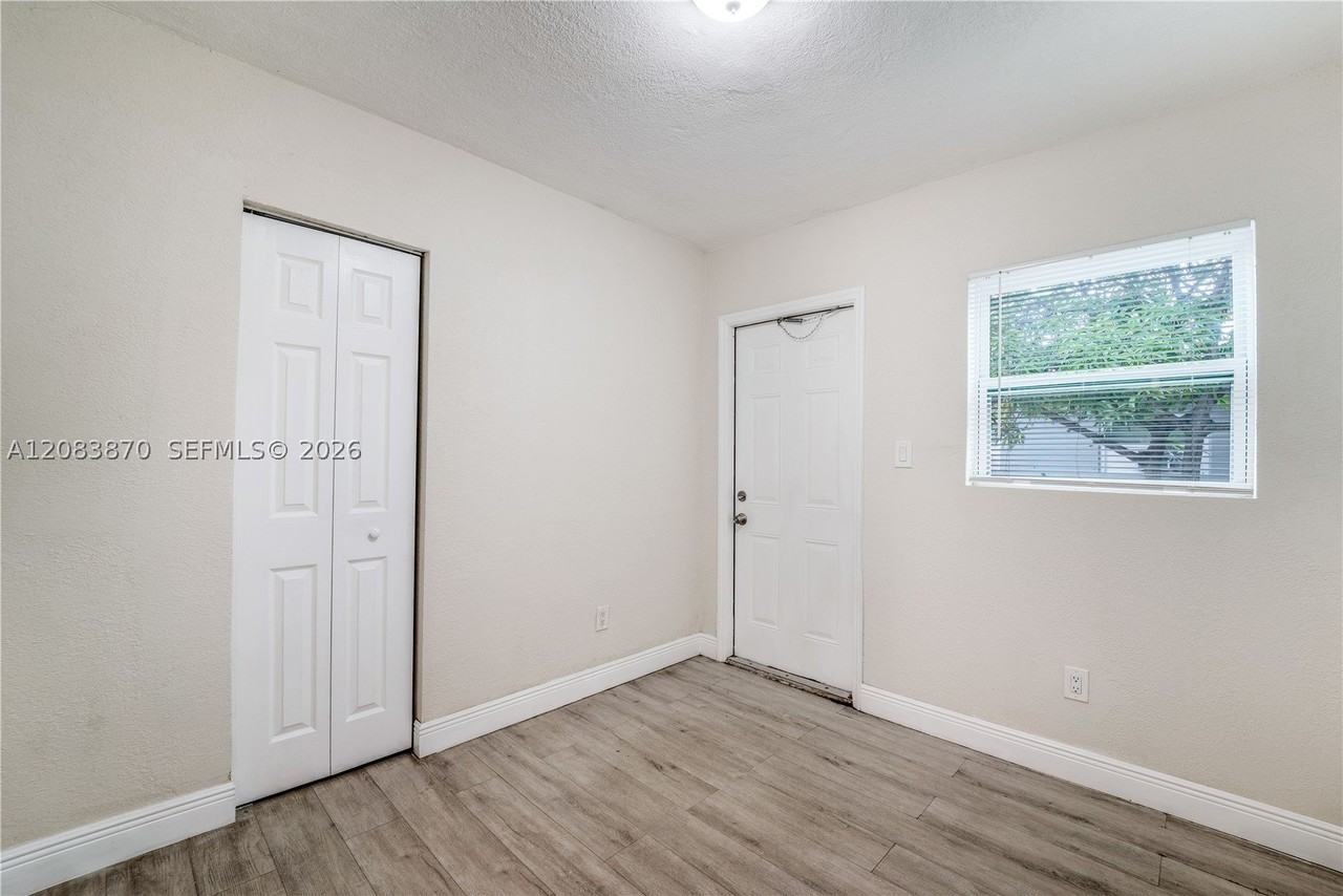 2731 Nw 1st St #2 - Photo 4 of 16