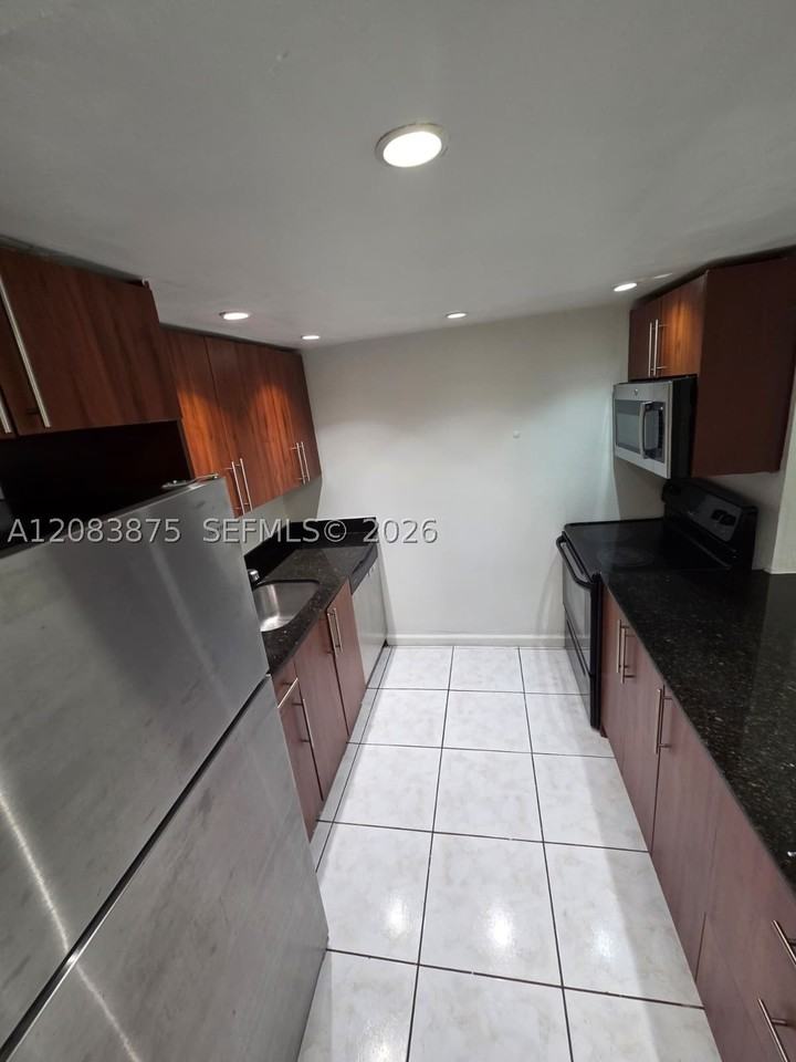 1885 Ne 121st St #8 - Photo 4 of 11