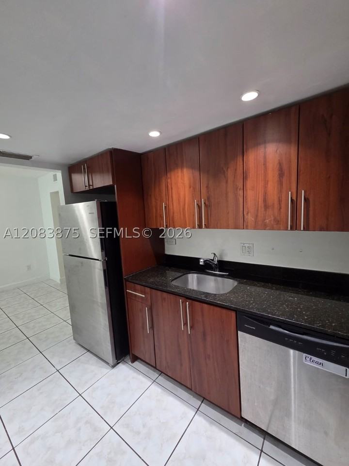 1885 Ne 121st St #8 - Photo 5 of 11