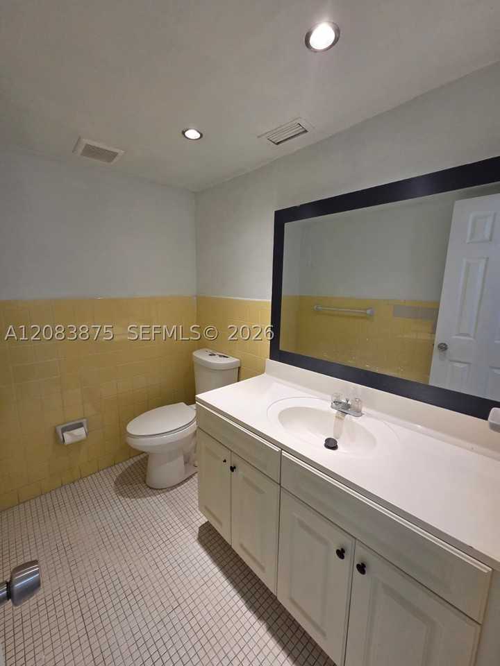 1885 Ne 121st St #8 - Photo 7 of 11