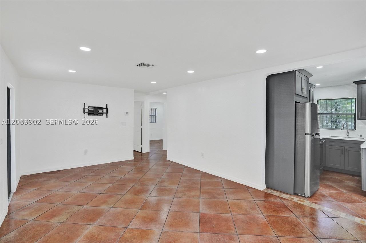 10366 Sw 172nd St - Photo 5 of 21