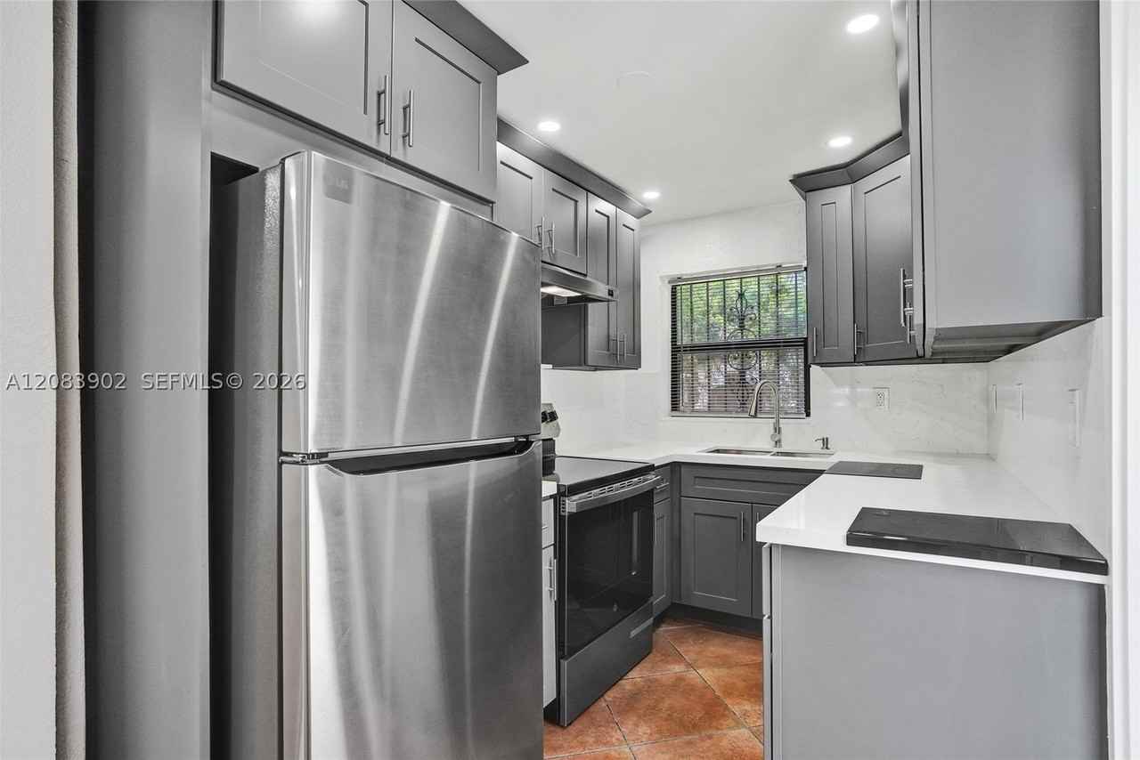 10366 Sw 172nd St - Photo 6 of 21