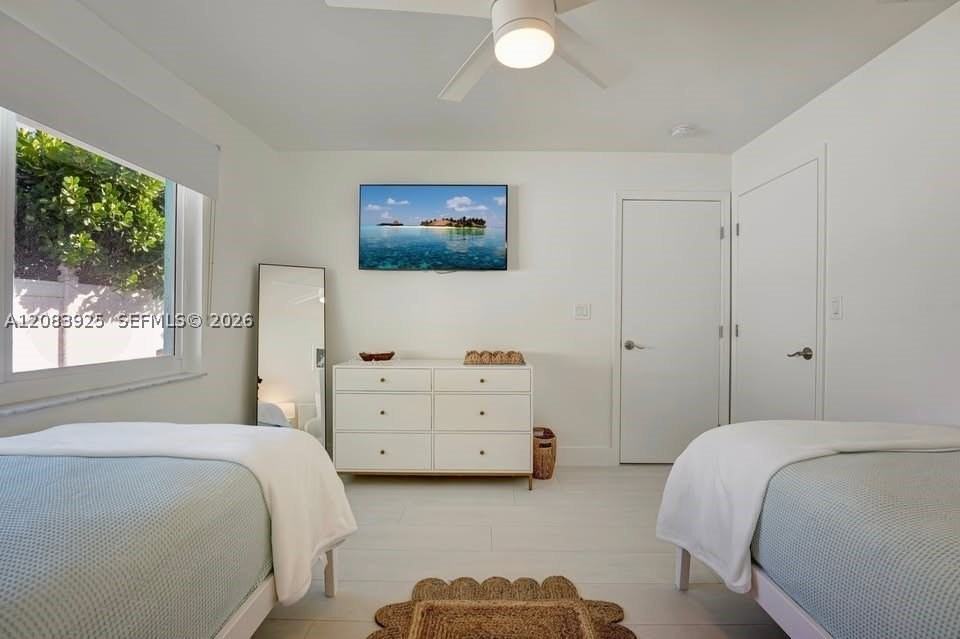 1319 Sw 30th St #D - Photo 3 of 19