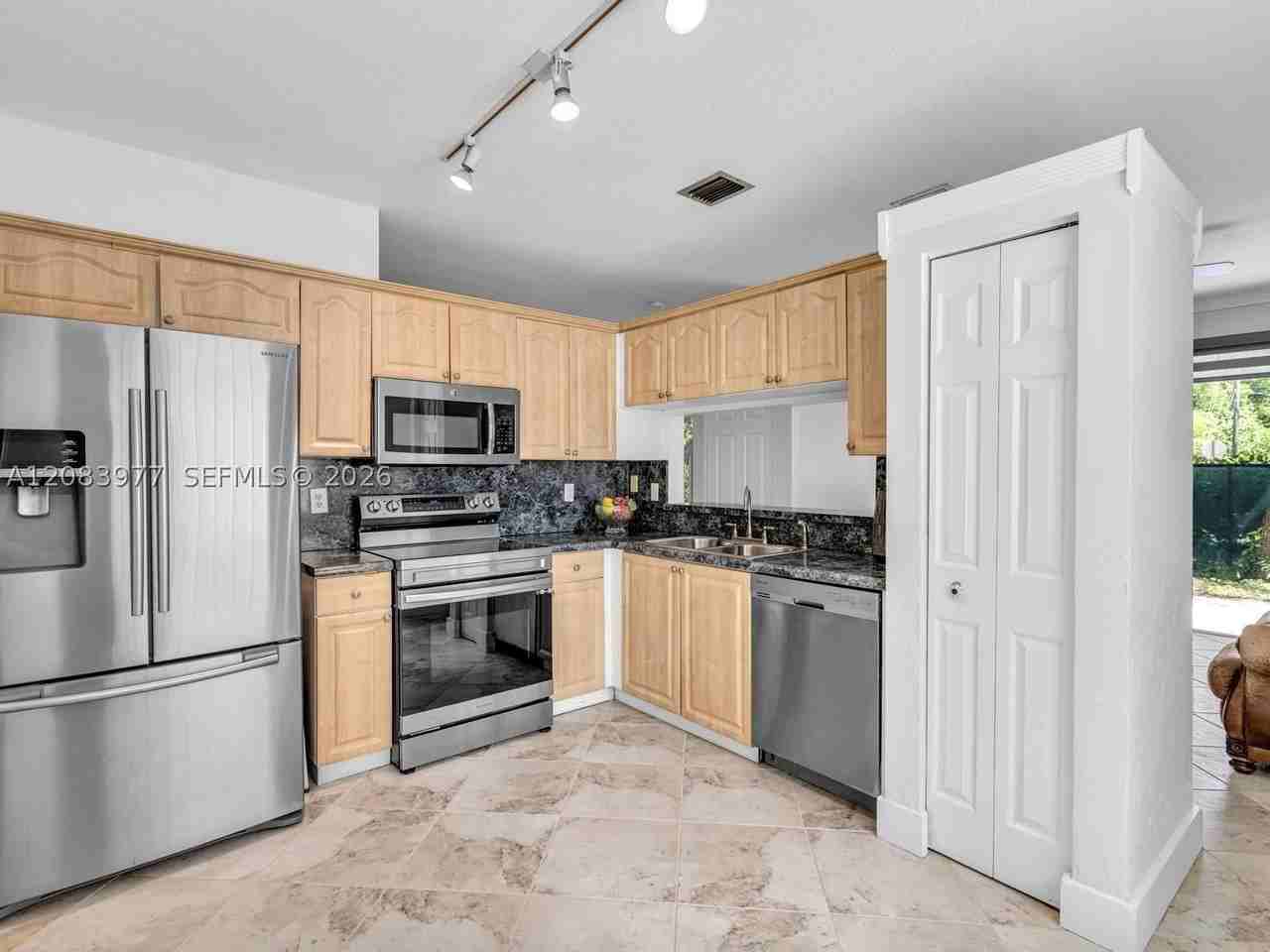 15037 Sw 50th Ct - Photo 6 of 27