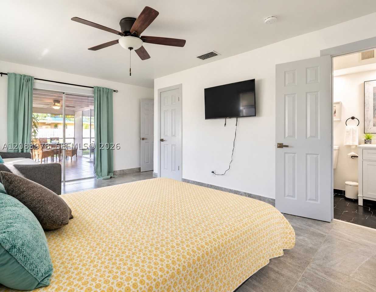 244 Se 45th St - Photo 6 of 11