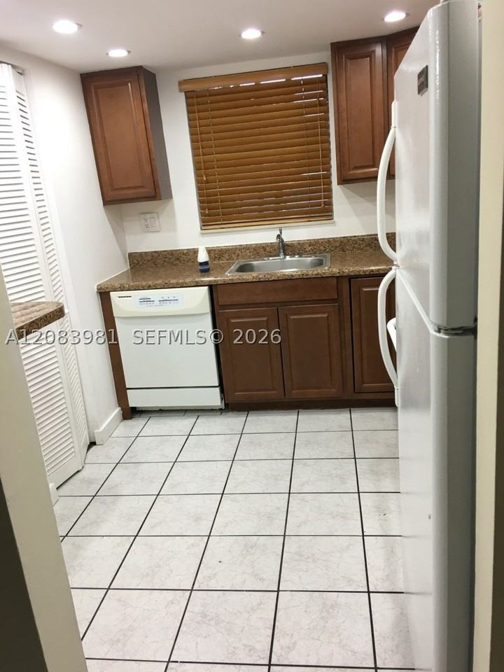 13701 Kendale Lakes Cir #115B - Photo 6 of 28
