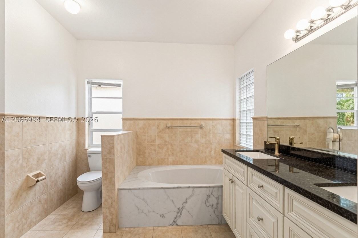 10989 Nw 56th Ct - Photo 7 of 9