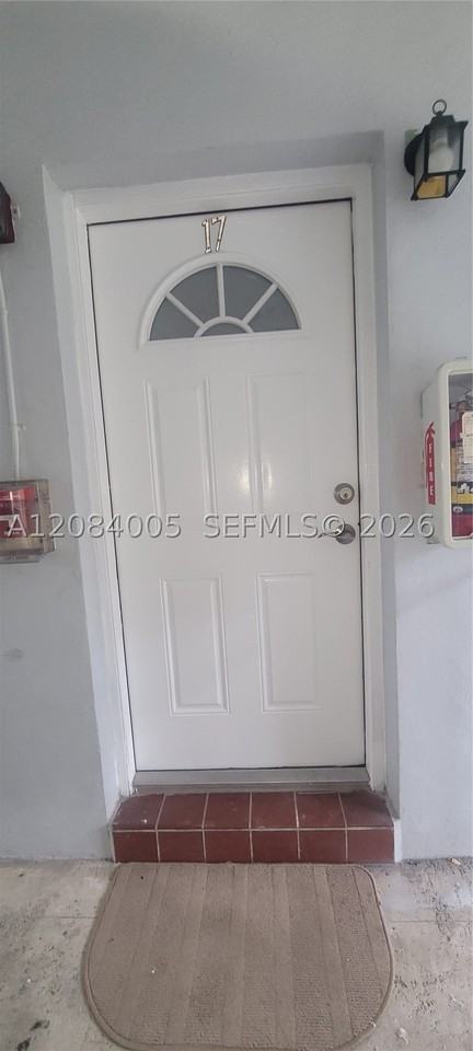 2615 Sw 22nd Ave #17 - Photo 3 of 18
