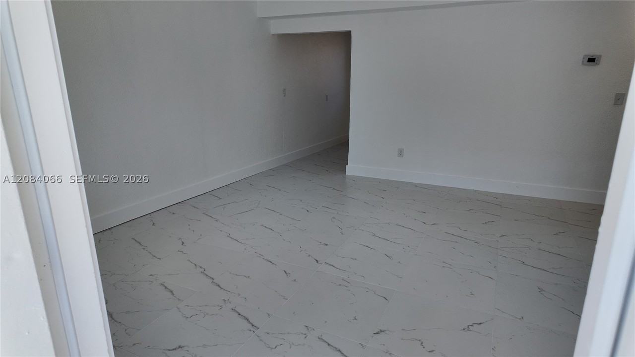 3737 Nw 20th Ave #3737 - Photo 2 of 15