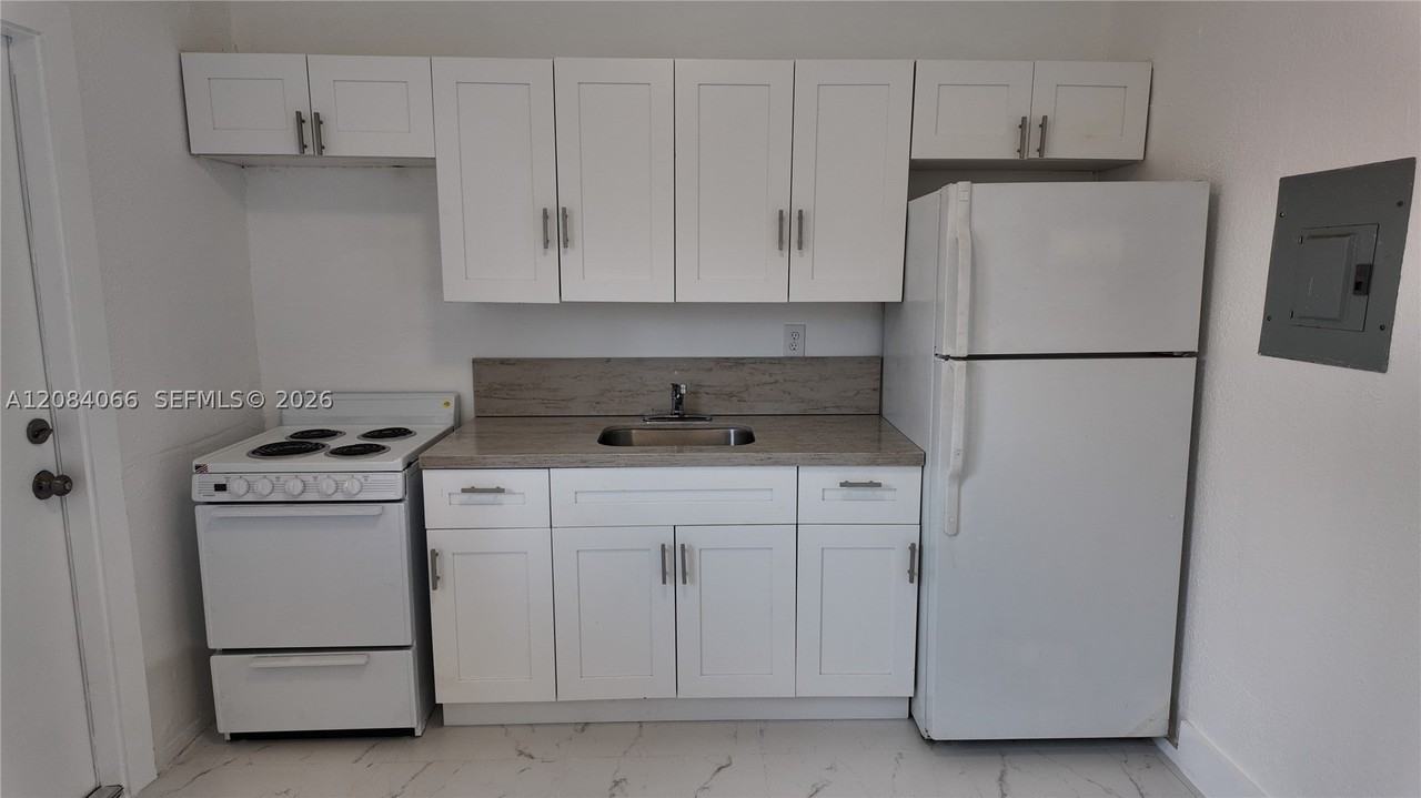 3737 Nw 20th Ave #3737 - Photo 6 of 15