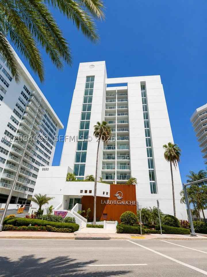 5880 Collins Ave #903