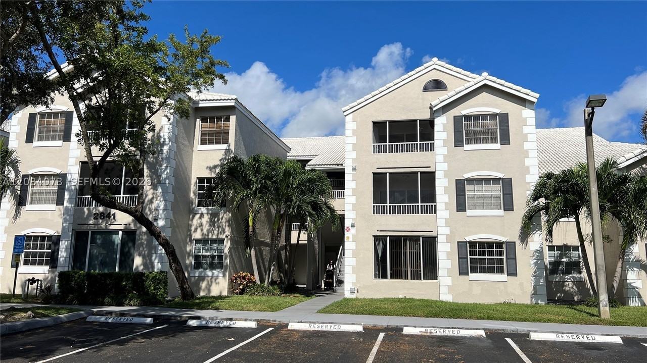2841 N Oakland Forest Dr #203