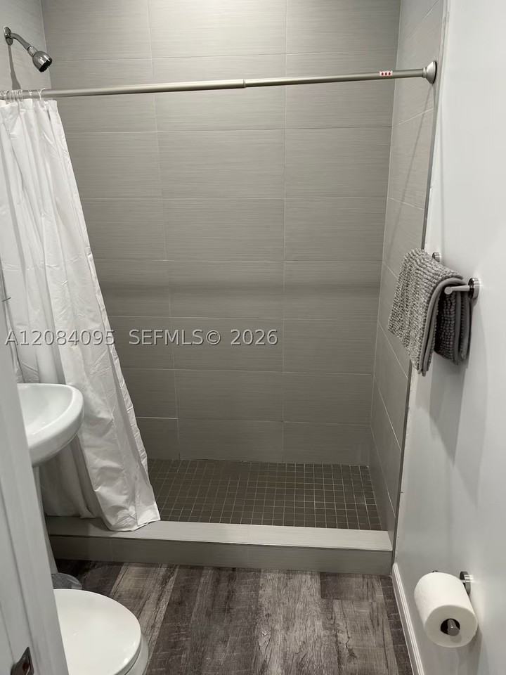 2285 Nw 2nd St #5 - Photo 2 of 9