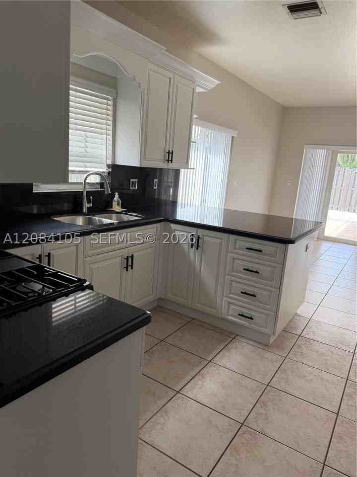 15457 Sw 150th St #15457 - Photo 7 of 28