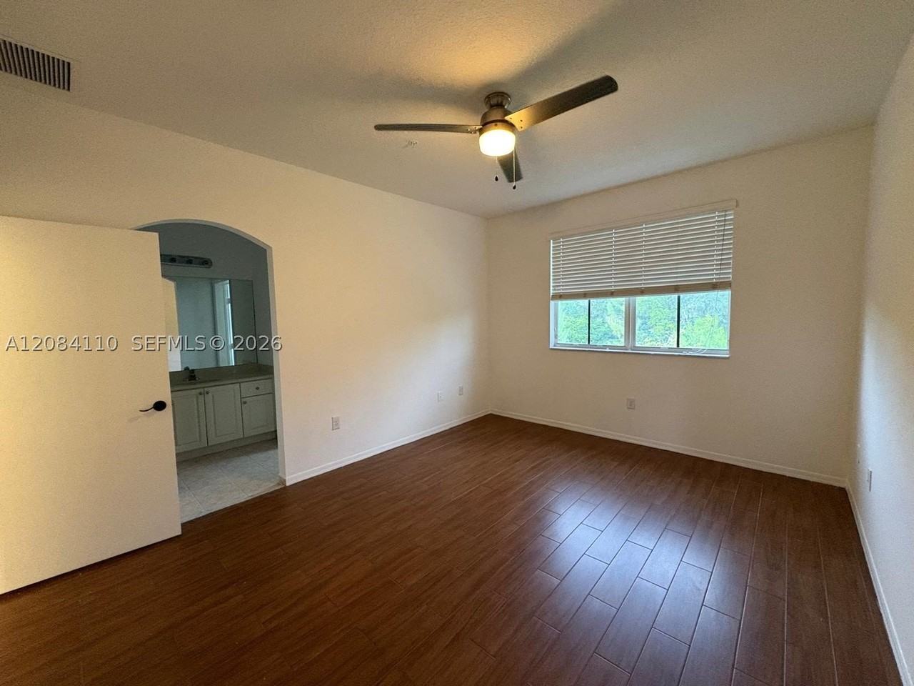 1037 Sw 143rd Ave #1305 - Photo 5 of 9