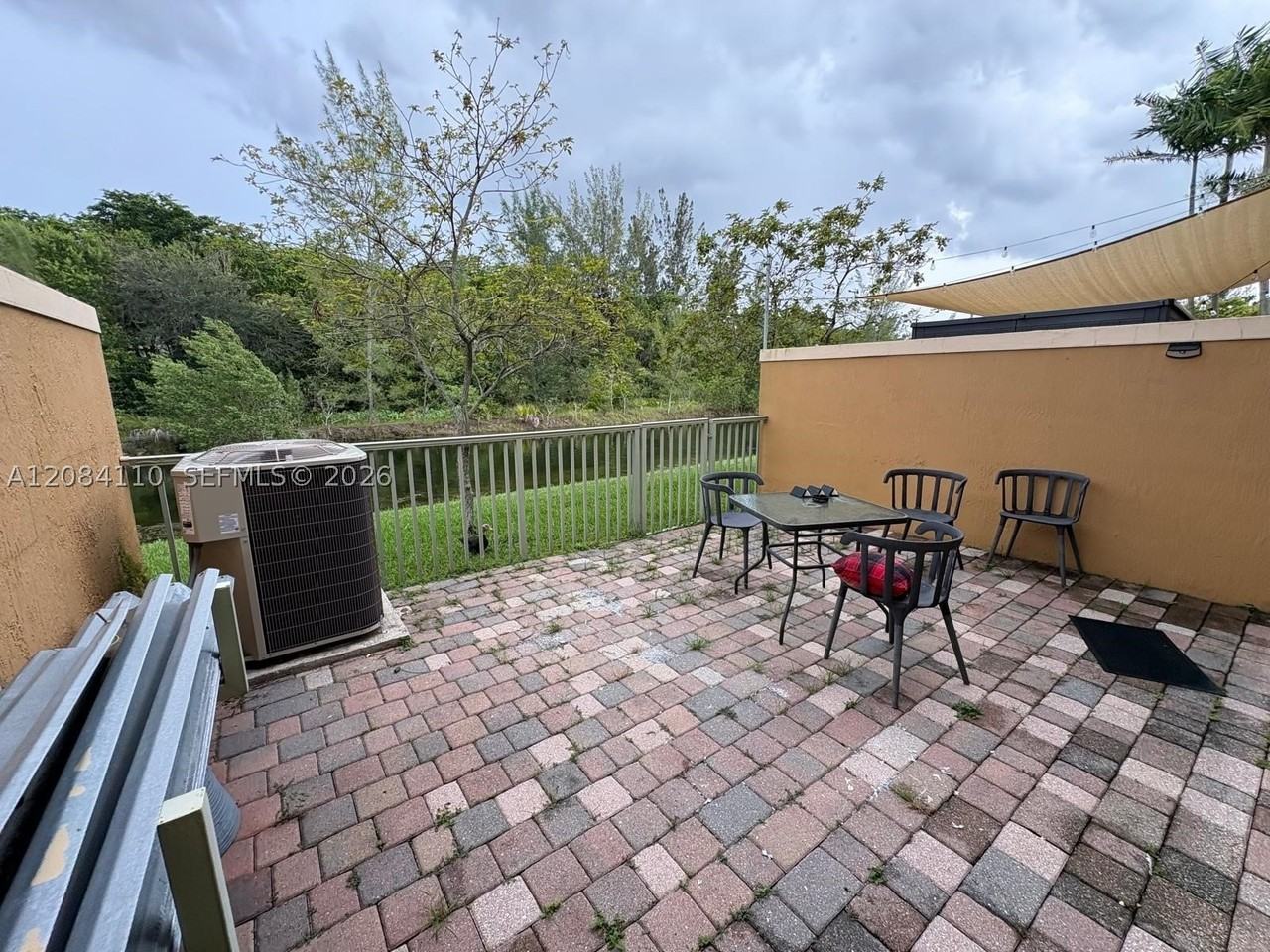 1037 Sw 143rd Ave #1305 - Photo 7 of 9