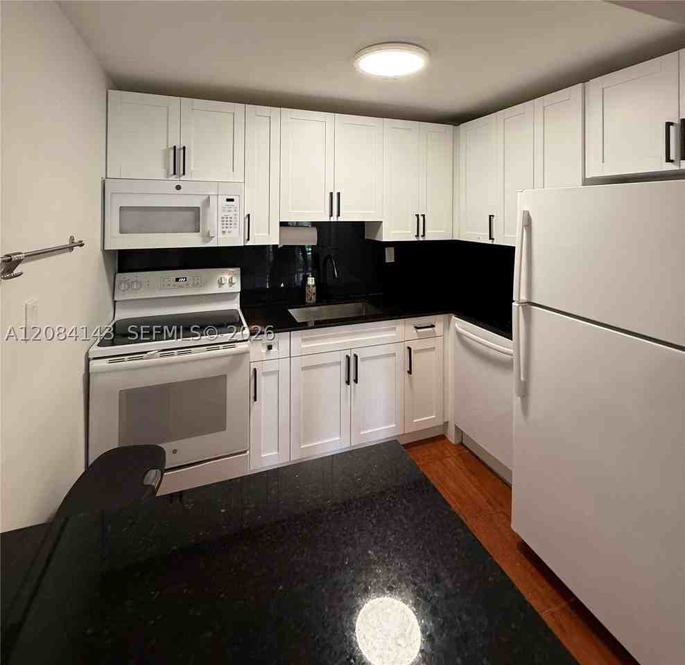 8950 Ne 8th Ave #203 - Photo 2 of 13