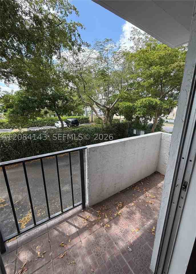 8950 Ne 8th Ave #203 - Photo 5 of 13