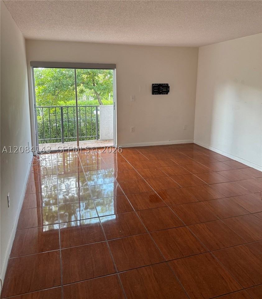 8950 Ne 8th Ave #203 - Photo 7 of 13