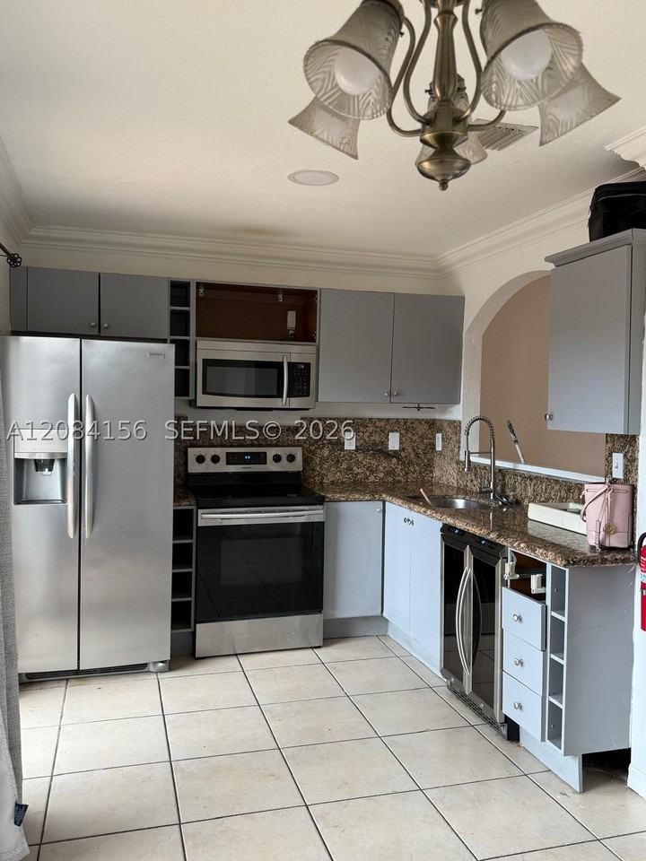17141 Sw 138th Ct - Photo 3 of 19