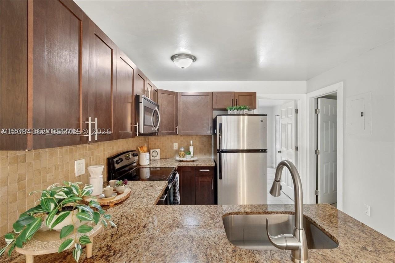 7241 Miami Lakes Dr #D19 - Photo 2 of 22
