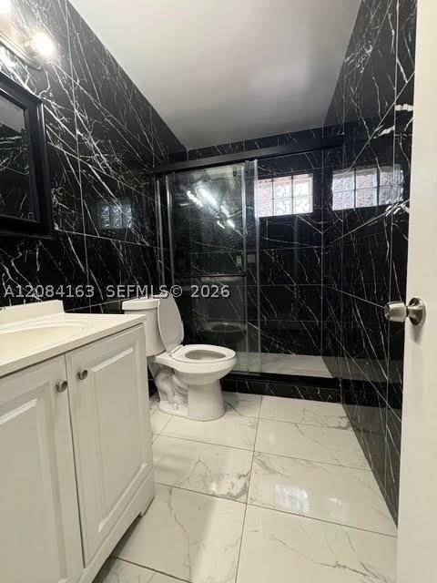 441 Ne 43rd St - Photo 4 of 18