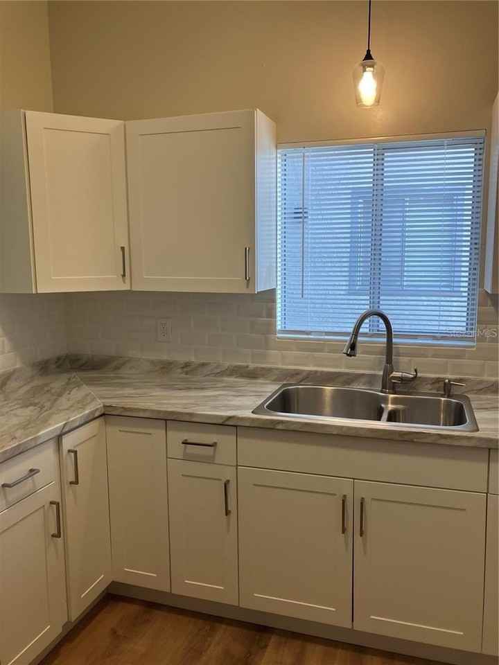 5715 Gallatin Ln - Photo 4 of 22