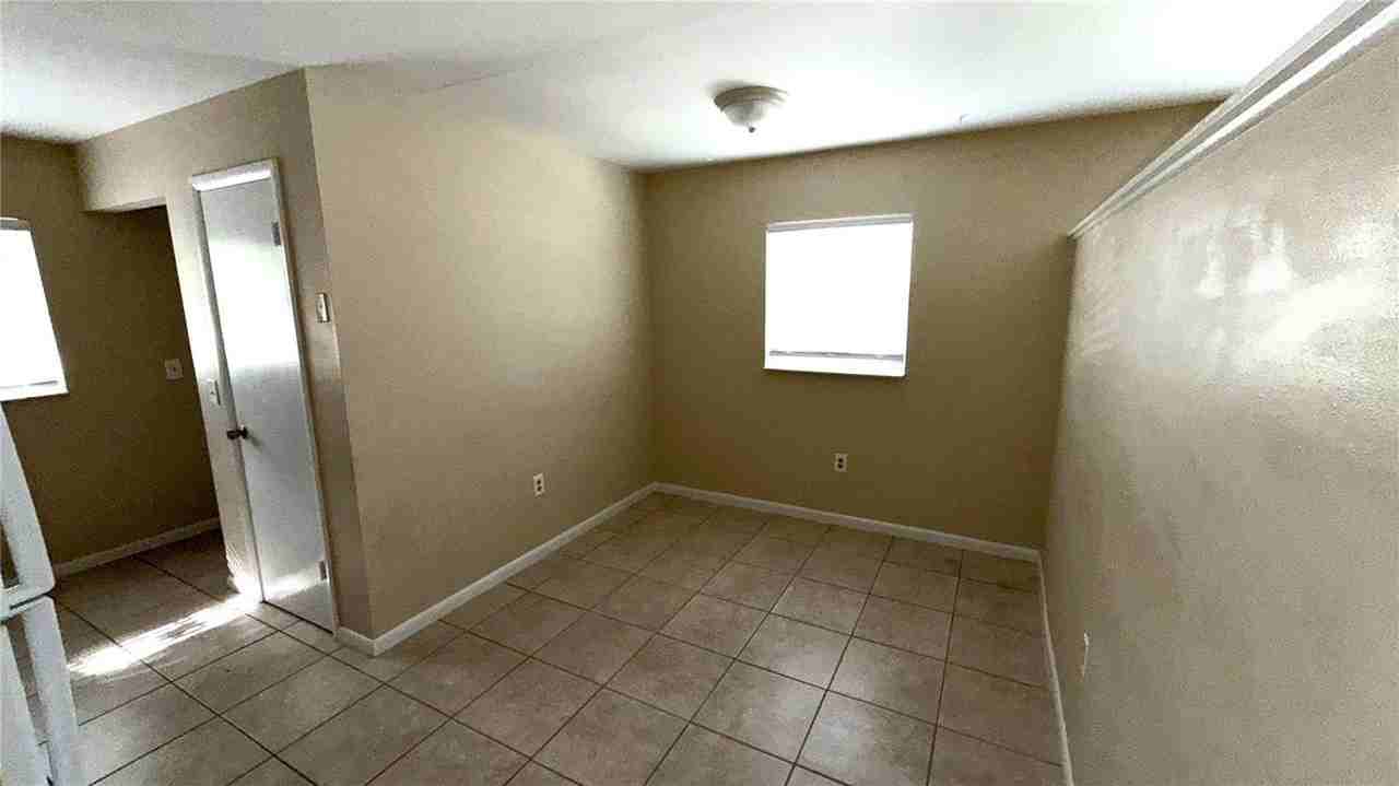 215 E Hibiscus Dr - Photo 6 of 15