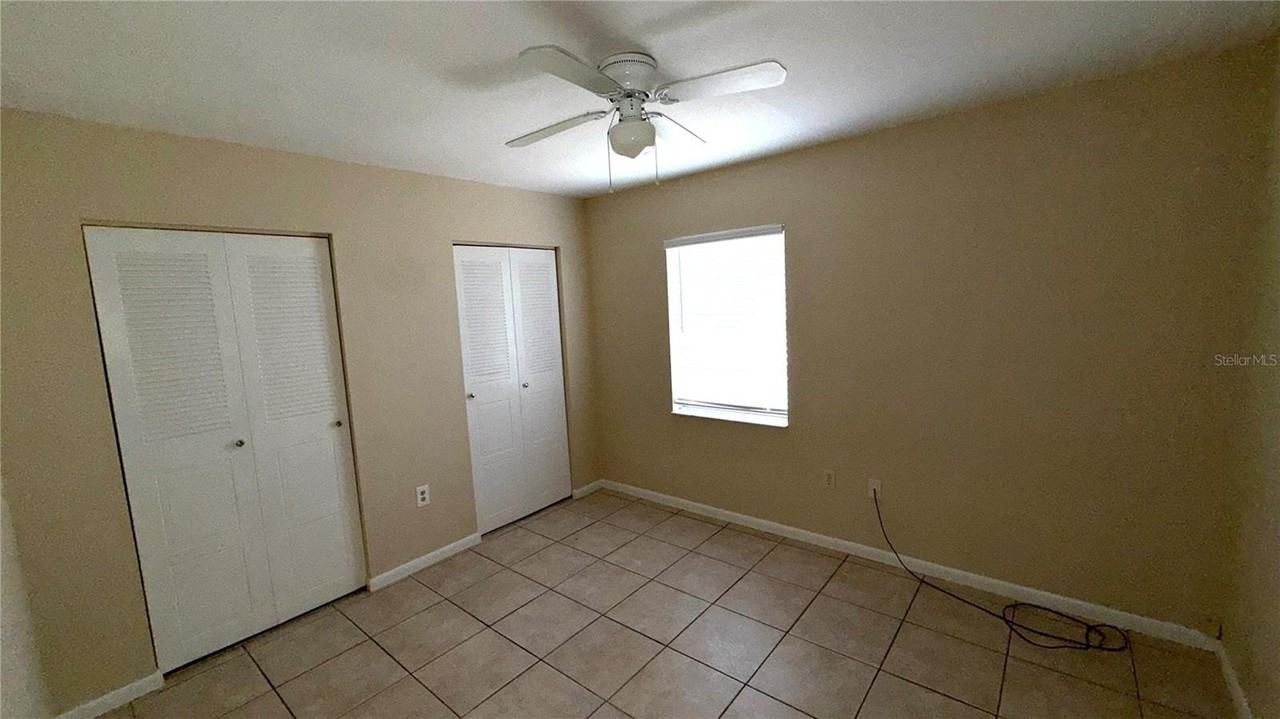 215 E Hibiscus Dr - Photo 7 of 15